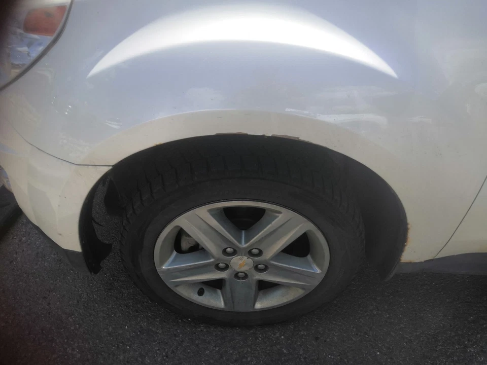 Chevrolet: Equinox - Image 2 of 4