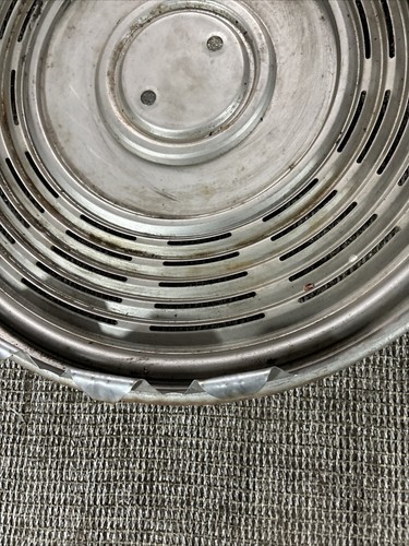 chevrolet impala hubcap 15 Inch 1970 - Picture 10 of 17