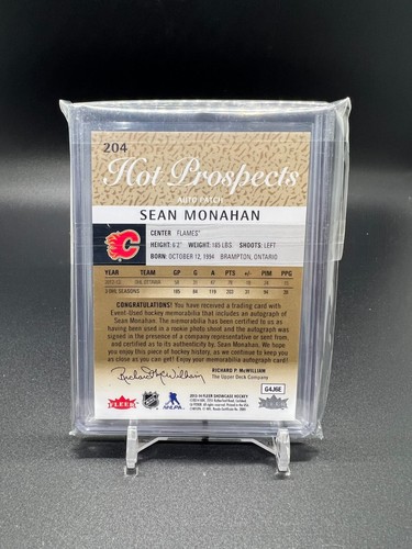 2013-14 Fleer Showcase #204 Sean Monahan JSY AU RC /175 Jerseys Rookie Autograph - Picture 2 of 2