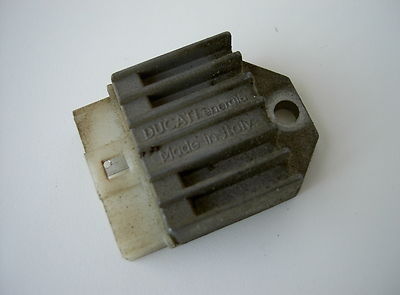 REGOLATORE DI TENSIONE ORIGINALE SCOOTER APRILIA SR 50 URBAN KID