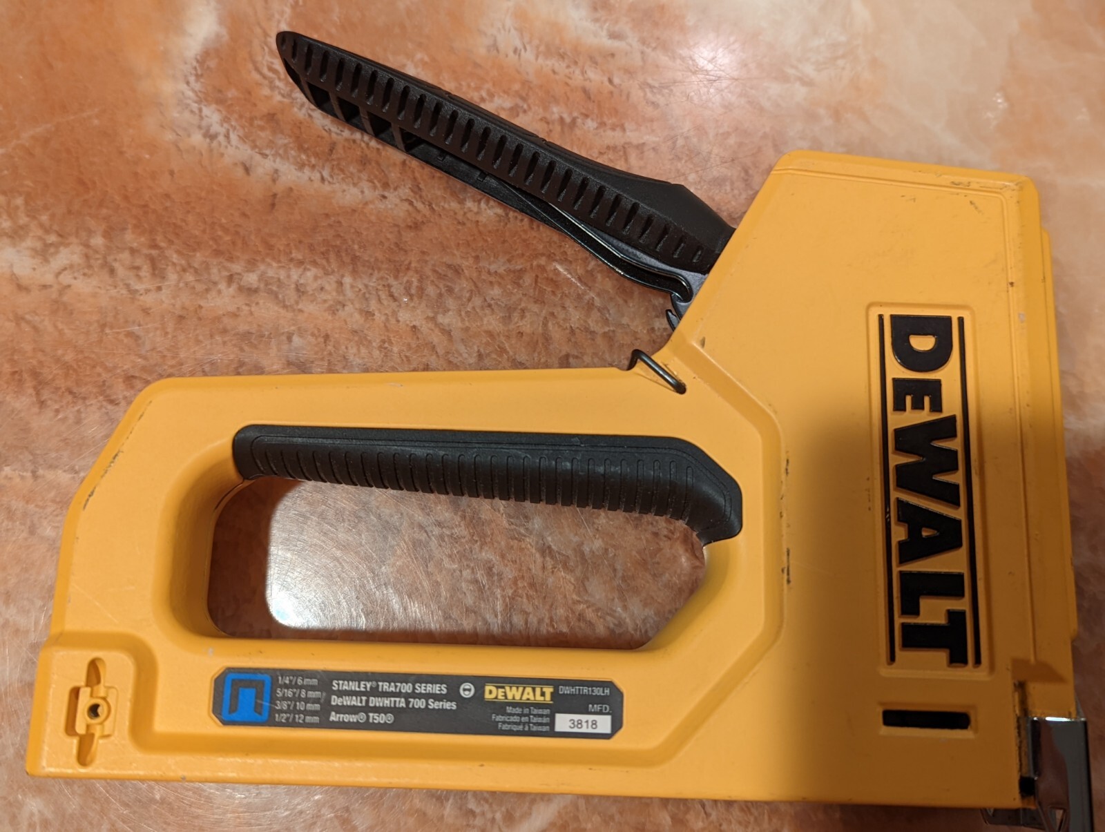 DEWALT Heavy-Duty Compact Staple Gun-DWHTTR130LH | eBay