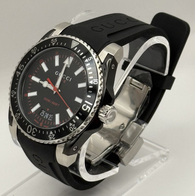 Gucci Dive Quartz Black Dial Black Rubber Strap 40 MM.  Watch YA136303