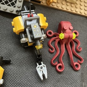 LEGO City: Deep Sea Exploration Vessel (60095)  Used-no Box-missing Hull