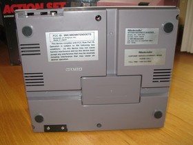 Juego de acci&oacute;n original Nintendo NES. Mayormente en caja original con el juego Super Mario/ Duck Hunt.