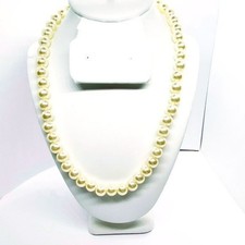 Pearl Colored Beaded Necklace