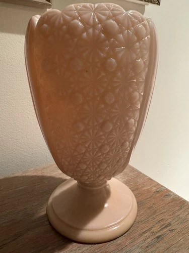Vintage Fenton Button And Daisy Milk Glass Vase 1950’s
