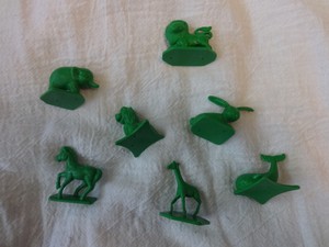 TUPPERWARE BUSY BLOCKS 7 toy animal figures / green LION / HORSE / DOG / RABBIT+