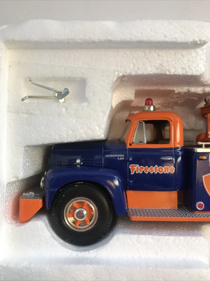 FIRESTONE TIRE SERVICE 1957 INTERNATIONAL R-200 TOW TRUCK WRECKER #19-2231 - Image 4 of 4