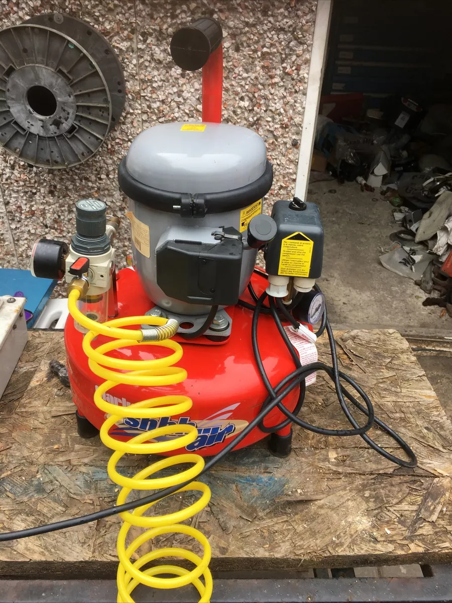 Super silent air compressor outlet