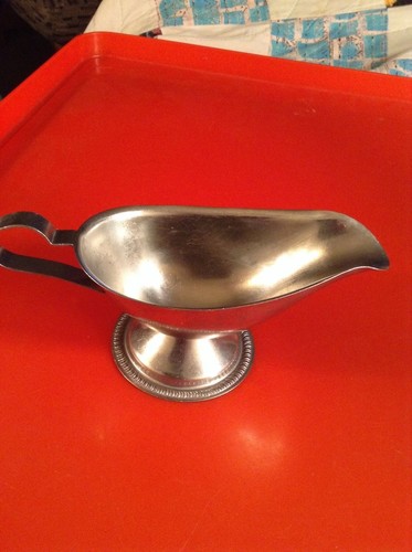 Lot of (6) 4 oz. gravy boats 