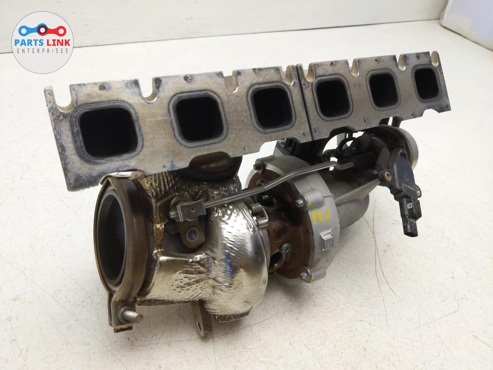 2016-20 BENTLEY BENTAYGA LEFT TURBO CHARGER EXHAUST MANIFOLD ASSEMBLY 6.0L LH