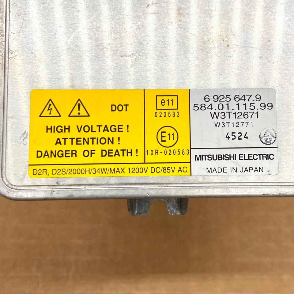 Unidad de control de bombilla HID de balastro de xenón OEM para 03-04 BMW E46 325i 330i 325xi 330xi Foto 2 de 3