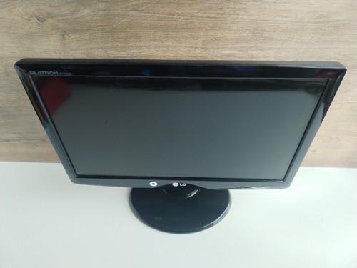 LG Flatron 19" Flat Screen Monitor, W1943SS No Power Supply Included K6A12 - Picture 1 of 5