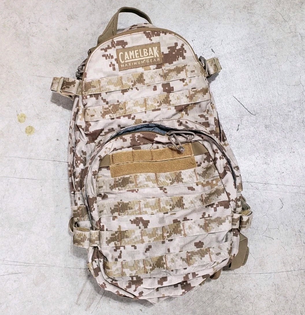 USMC Camelbak HAWG 500 Hydration Pack Backpack Assault AOR1 Desert