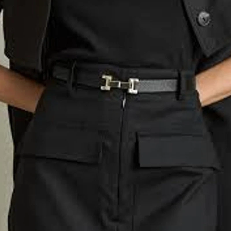 Cinturón delgado REISS para mujer de cuero Hayley con bisagra cuadrada negro talla pequeña nuevo con etiquetas Foto 2 de 4