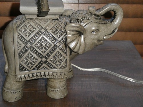 Better Homes And Gardens Elefant Lampe Tisch Keramik grau 19” x 10” - Bild 3 von 10