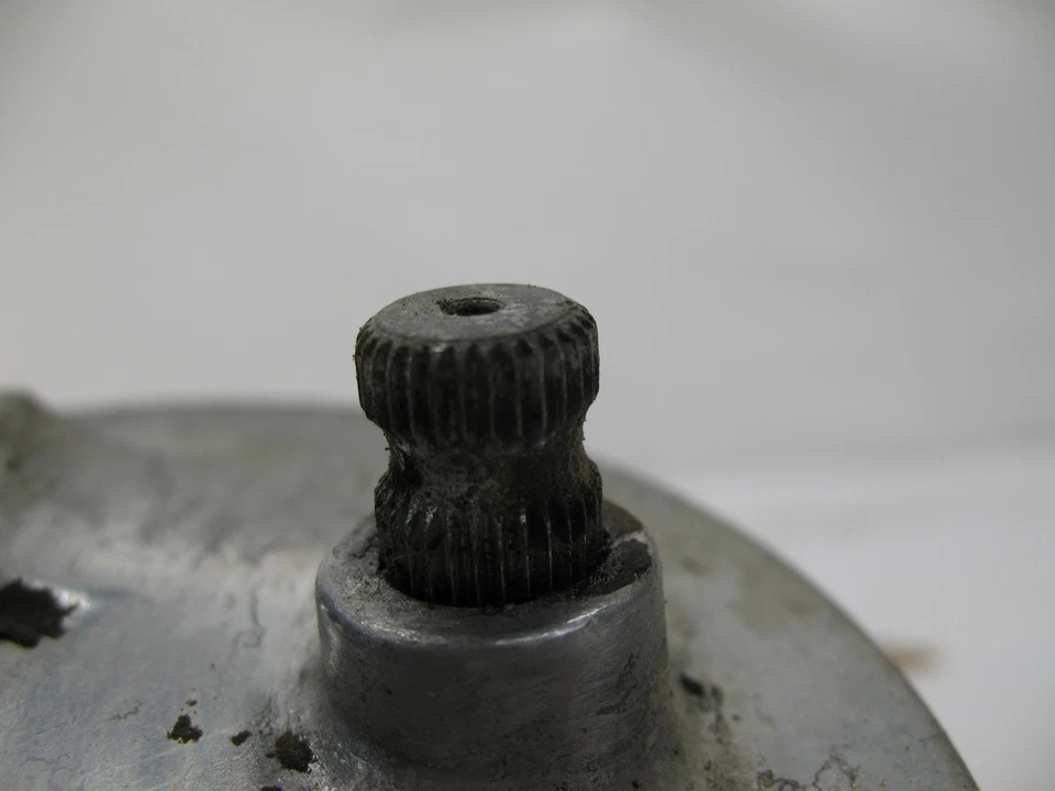 1969 YAMAHA L5 L 5 YL5 YL 5 100 FRONT BRAKE PANEL 122-25121-02-38 - Image 2 of 4