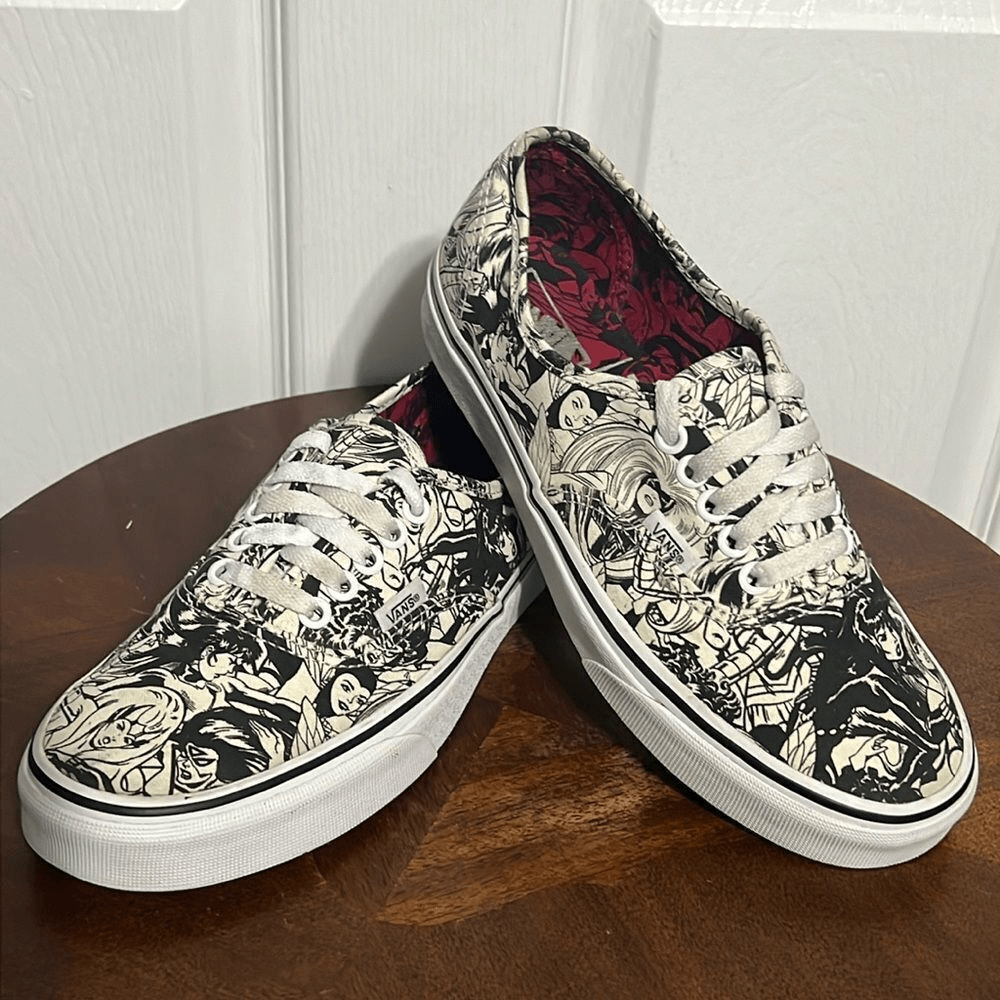 VANS Marvel Collaboration Authentic Print Skate Sneakers Size 6.5M 8W Excellent Condition-image