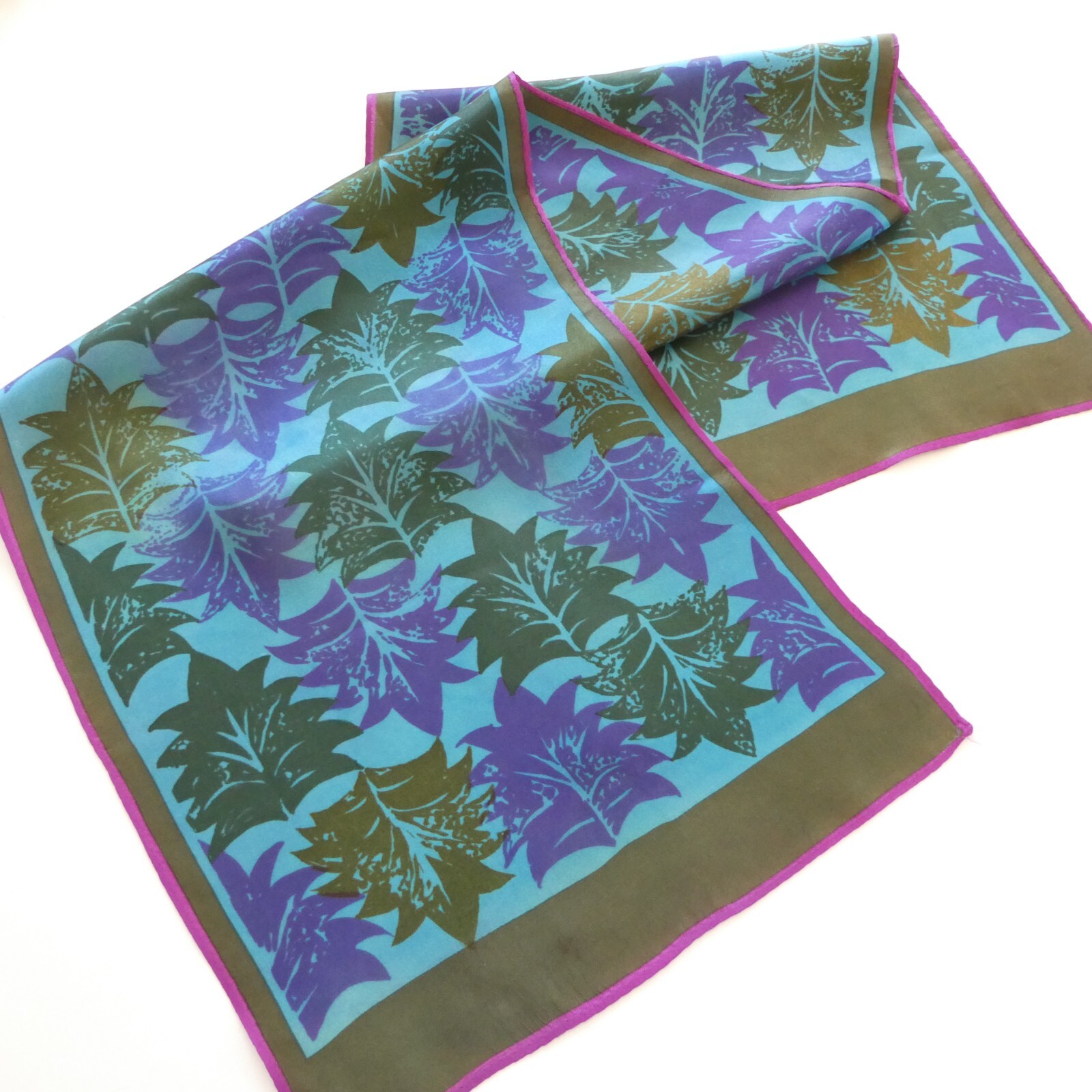 Vera Neumann Leaf Print Rectangular Scarf 11x40 i… - image 2