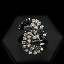 ANELLO GRAPPOLO ORO BIANCO 18 KT BRILLANTI 0.72 CT ZAFFIRI 1.86 CT E CERTIFICATO