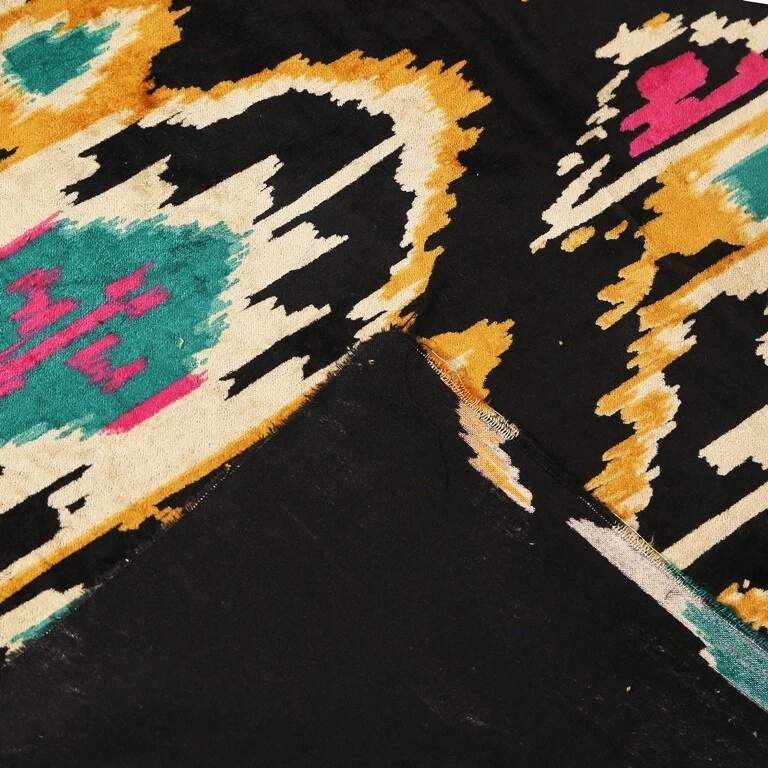 Vestido indio de tela de terciopelo suave estampado Ikat costura tapicería terciopelo por yarda Foto 2 de 4