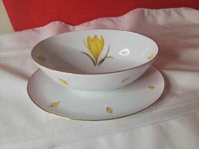 Easterling Golden Crocus Gravy Boat With Attached Plate