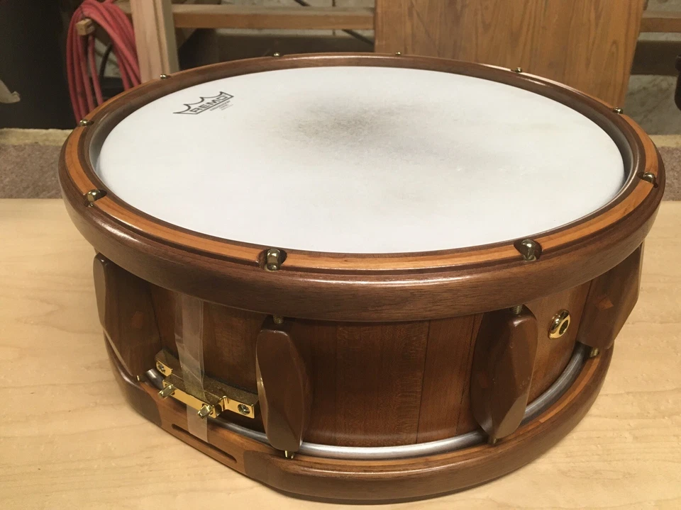 5 1/2 x14 Custom made snare drum. Cherry Stave shell. Walnut Lugs. - Image 3 of 4