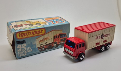 Matchbox #42 (1977) Mercedes Benz Container Truck with box - NOS