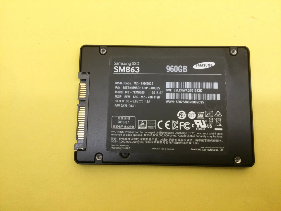 SSD interno Samsung SM863 Series 960GB SATA 6Gbps 2.5"" MZ-7KM9600 Foto 4 de 4