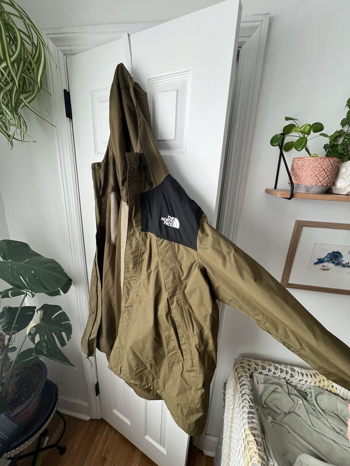 Mens THE NORTH FACE HyVent Hooded Shell Large