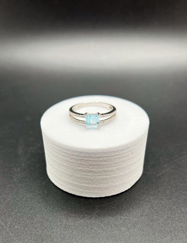 Aquamarine Blue / Clear Glass Stone Ring 925 Sterling Silver Size 9