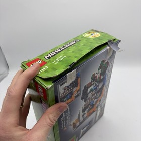 LEGO Minecraft: The Cave (21113) - 100% Complete with Minifigs, Box, & Manual