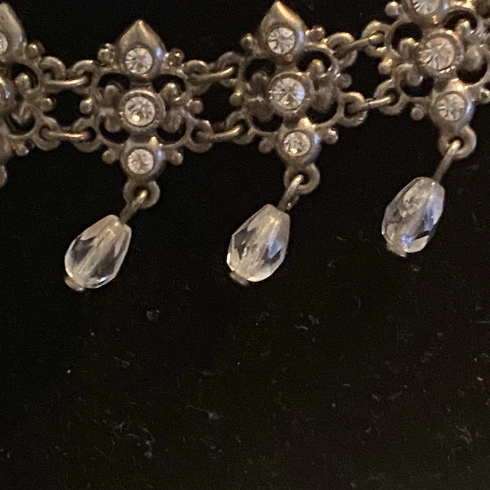 Vintage Avon FASHION Glass Necklace Victorian Revival Style Bib Silver Tone Tier - Image 4 of 4