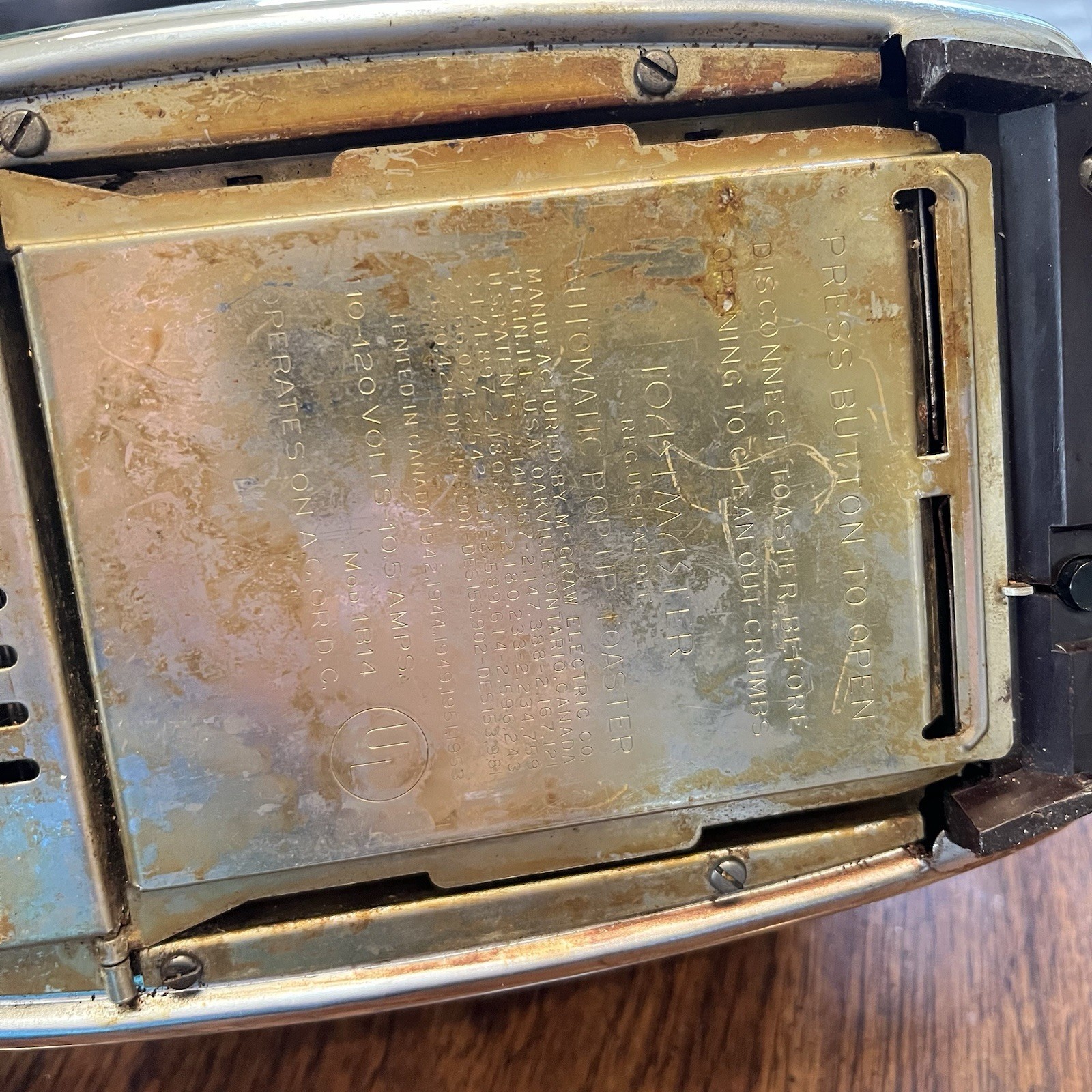 Toastmaster 1950s Chrome Automatic Pop Up Toaster  Model 1B14 MCM VTG