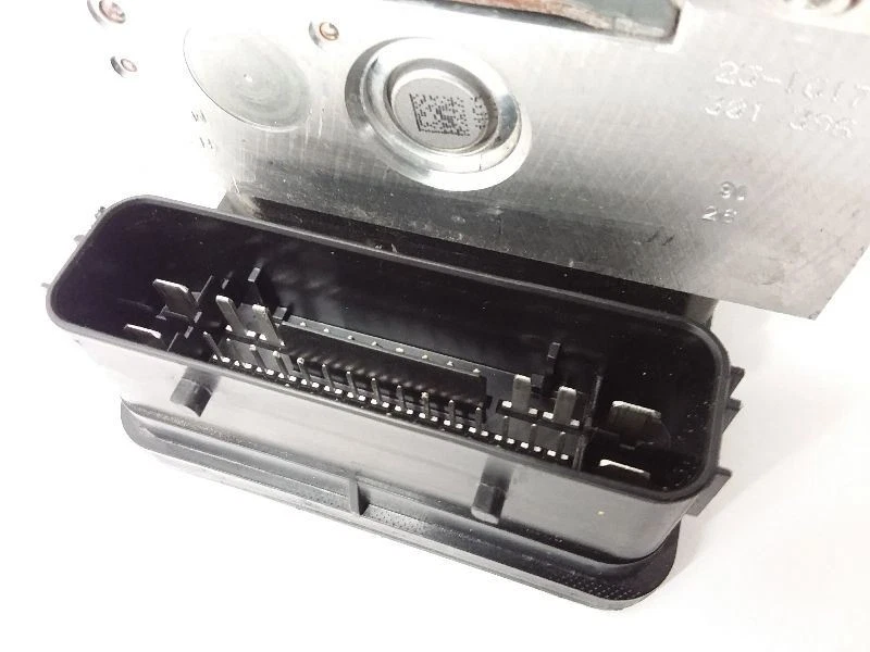 Ford Focus 2013 1,6 L conjunto de piezas de freno antibloqueo Foto 3 de 4