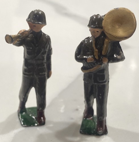 JAPAN CAST LEAD SOLDIER BAND MEMBERS & FLAG HOLDER LOT OF 5 - Picture 6 of 7