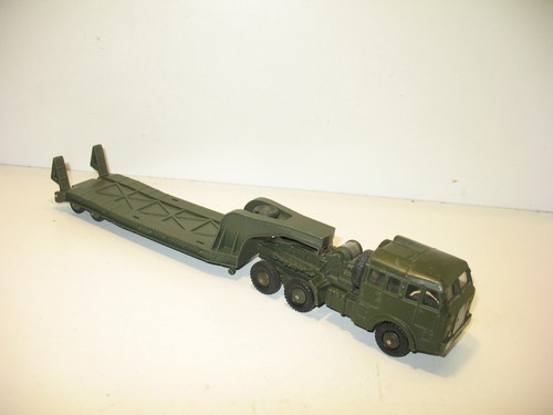 Dinky Toys – Camion Militaire Berliet Des Années 50 Miniature