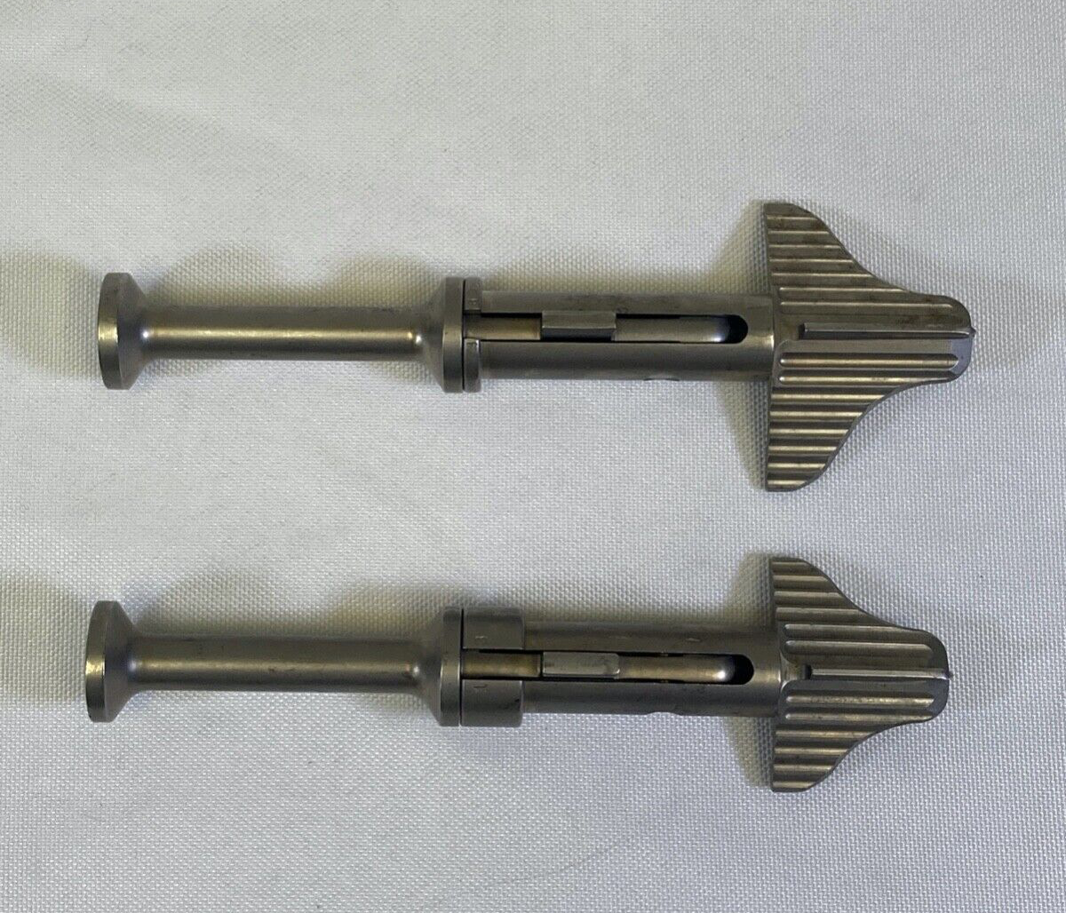 Pair of Stryker 6541-2-013 & 046 Triathlon Tibial Keel Pair of Stryker 6541-2-013 & 046 Triathlon Tibial Keel