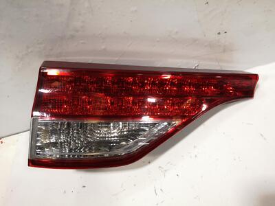 TOYOTA Estima Mk3 Facelift 2010-2015 Heckleuchte Links Rot 68649