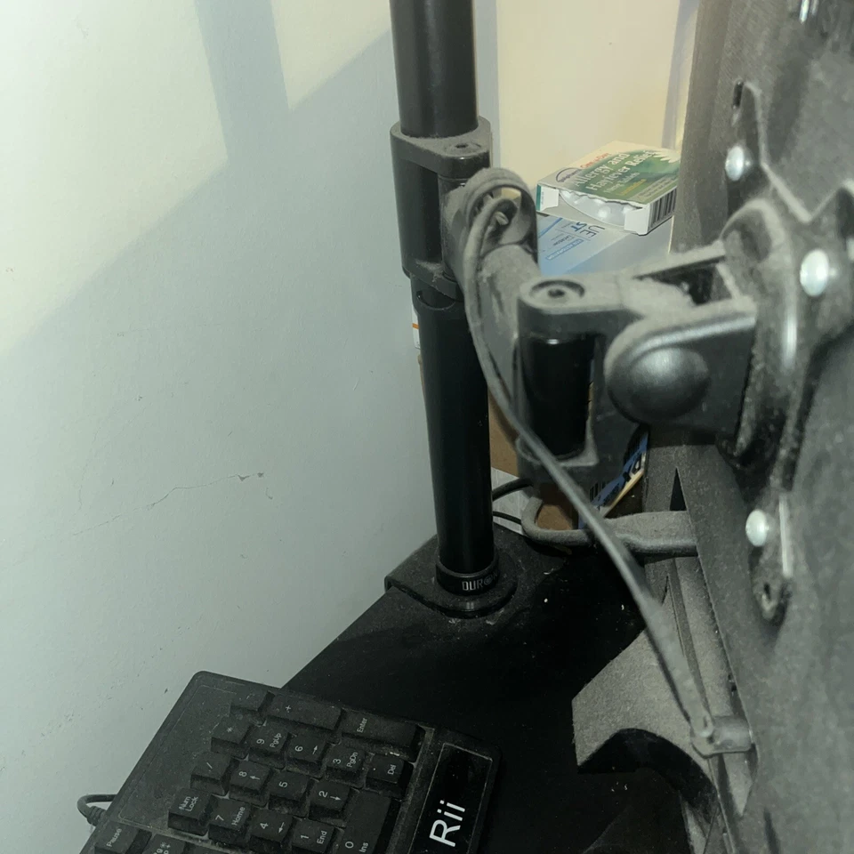 Samsung Monitor C24F390FHU  - LED monitor - curved 24" (Stand Included) - Image 4 of 4