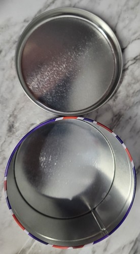James Sadler Tin. Rippling British Flag. Round. Some Smudges. - Picture 6 of 8