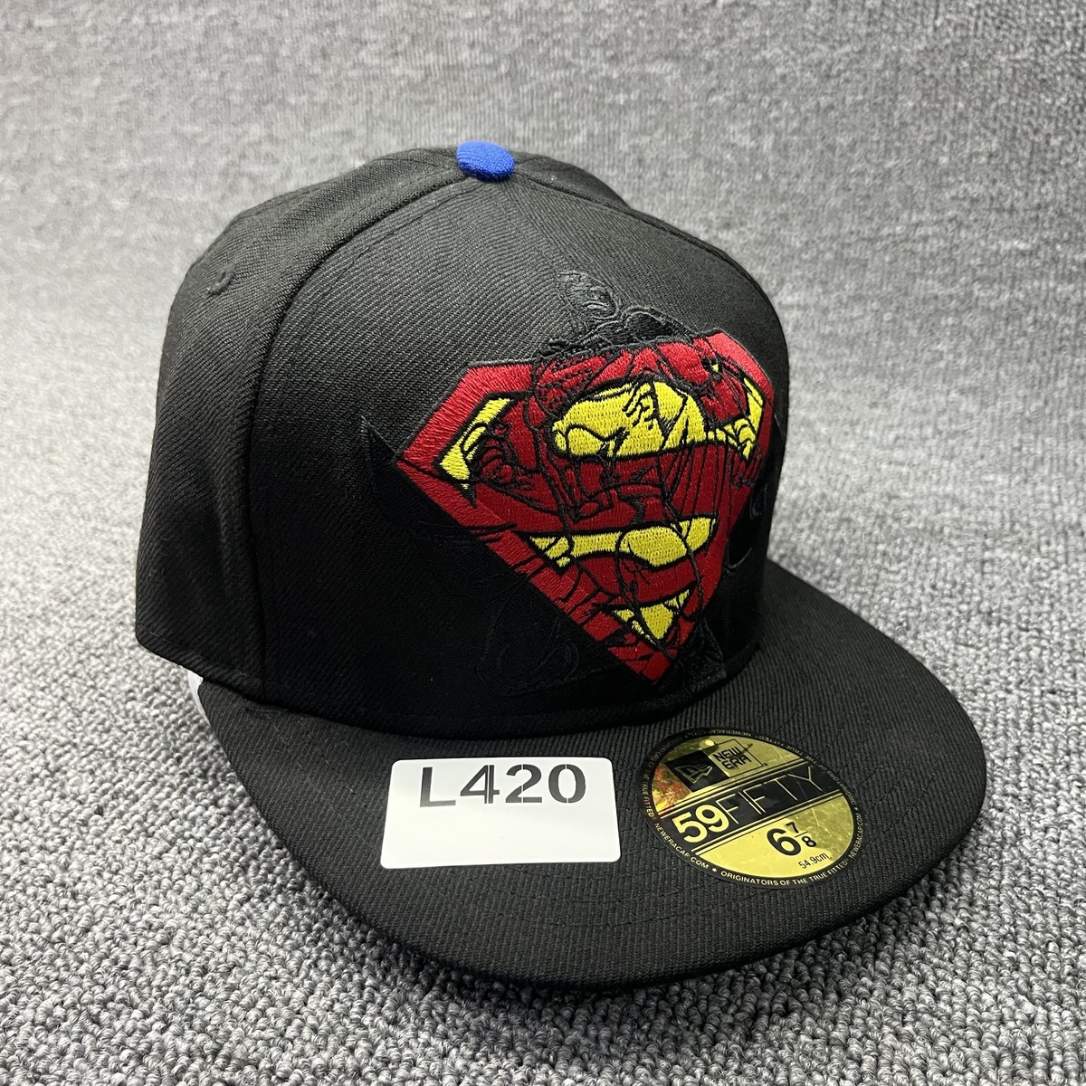 New Era Superman DC Comics 59FIFTY Fitted Hat Black Blue Underbrim Size 6 7/8