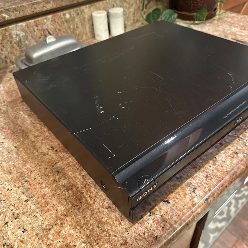 Sony BDP-S300 Blu-Ray/DVD Player, 1080p Full HD, No Remote or Cords, Untested - Image 4 of 4