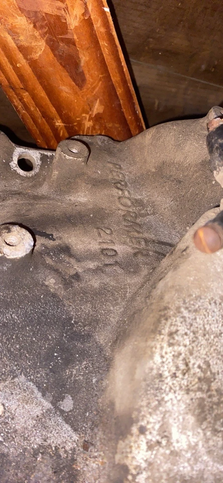 Edelbrock Performer 2101 Intake Nice Condition Needs Good Cleaning Sbc - Image 3 of 3