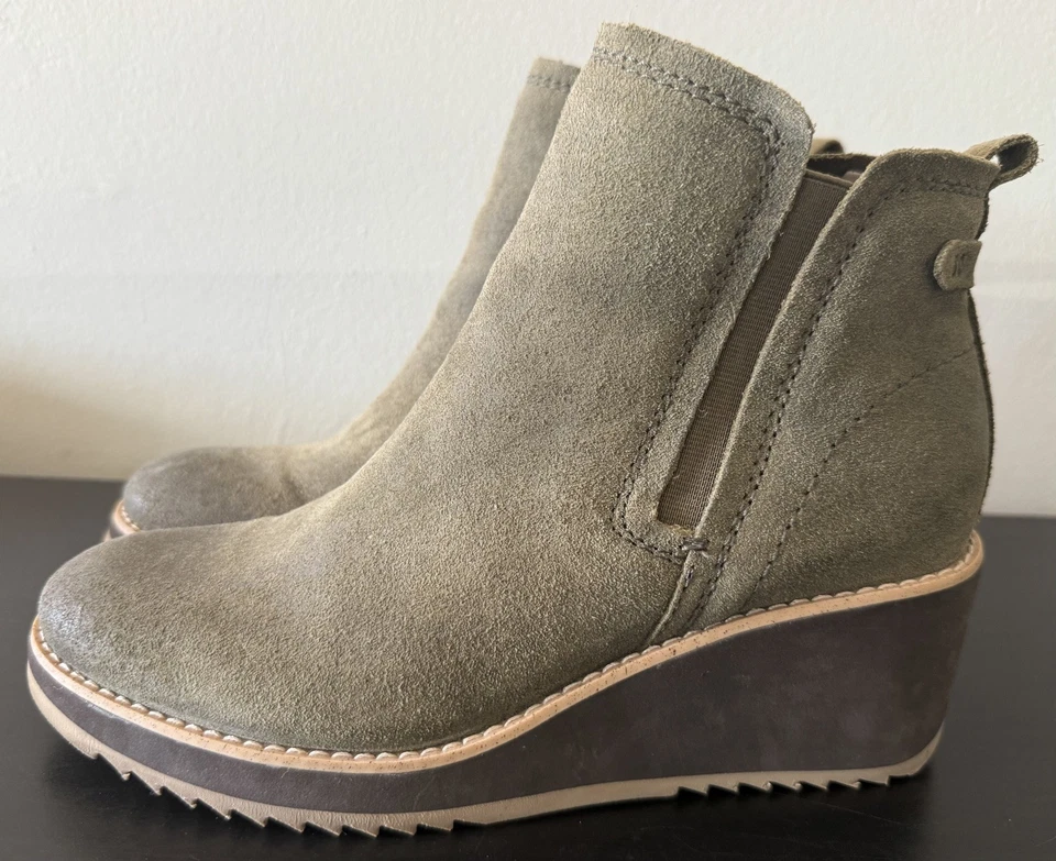 Botas Chelsea Earth Feminina Verde Cleia Slip-On Wedge Tamanho 9.5M - Imagem 2 de 4