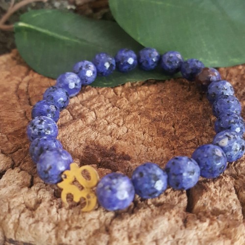 18 K Gold Om Ohm Celestial Blue Lapis Lazuli Healing Gemstone Beaded Bracelet - Picture 7 of 9