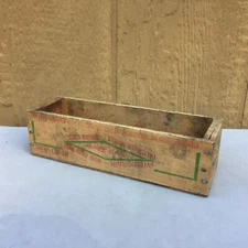 Wisconsin Clearfield Cheese Box Curwensville PA 1 1/2 LB Wood 8 1/2" Ol N Sharp