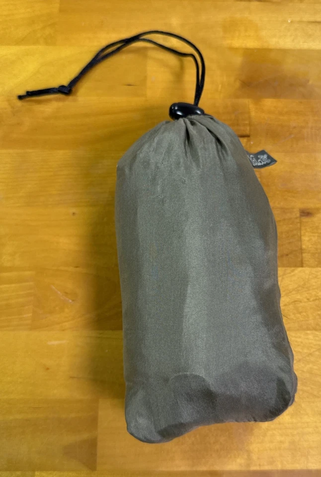 Saco de dormir de lujo 100 % seda YALA DreamSack verde oliva 34" W - 7' L en muy buena condición Foto 2 de 4