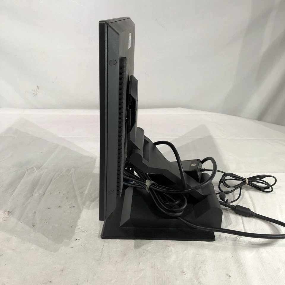 IBM 6656HG2 - CL-25 - 15" LCD MONITOR WITH POWER CORD- TESTED - Image 3 of 4