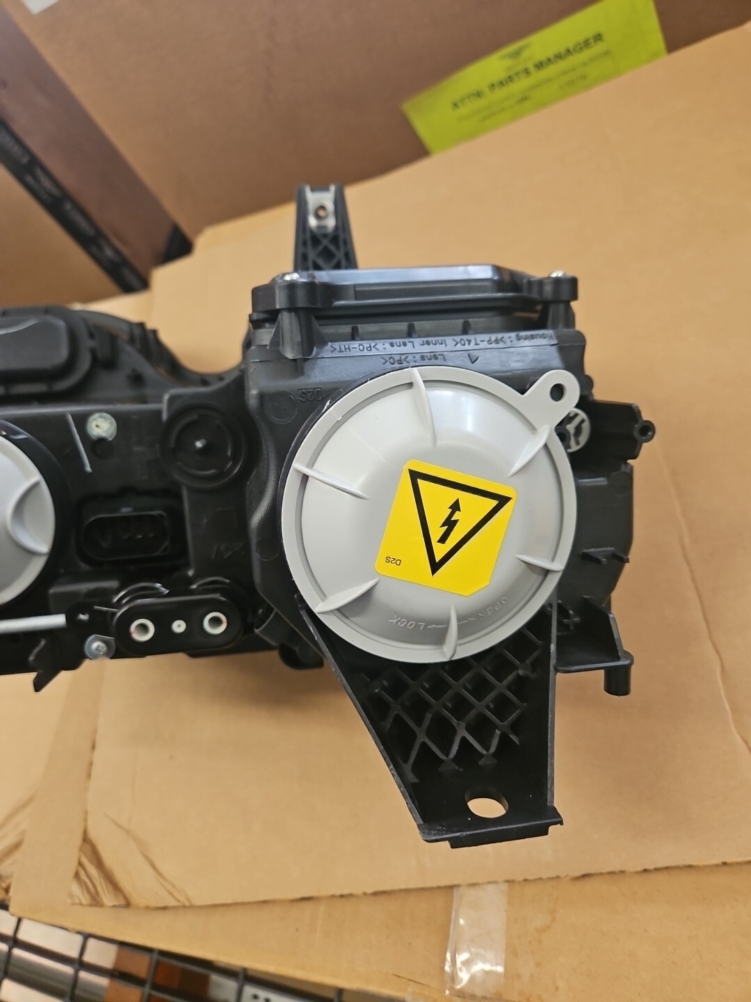 BENTLEY-HEAD LIGHT WITH GAS DISCHARGE (3W1941015R)